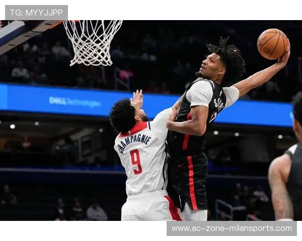 夏普溜底线上篮得手，开拓者替补惊讶鼓掌